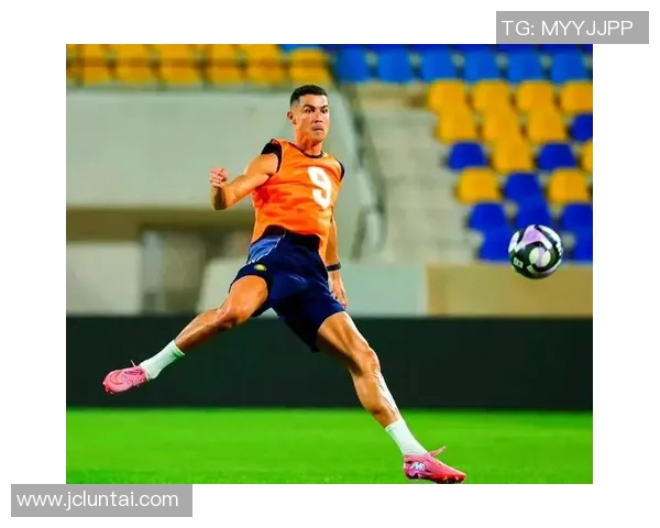 C罗加盟新球队后对足球界的影响与未来发展展望